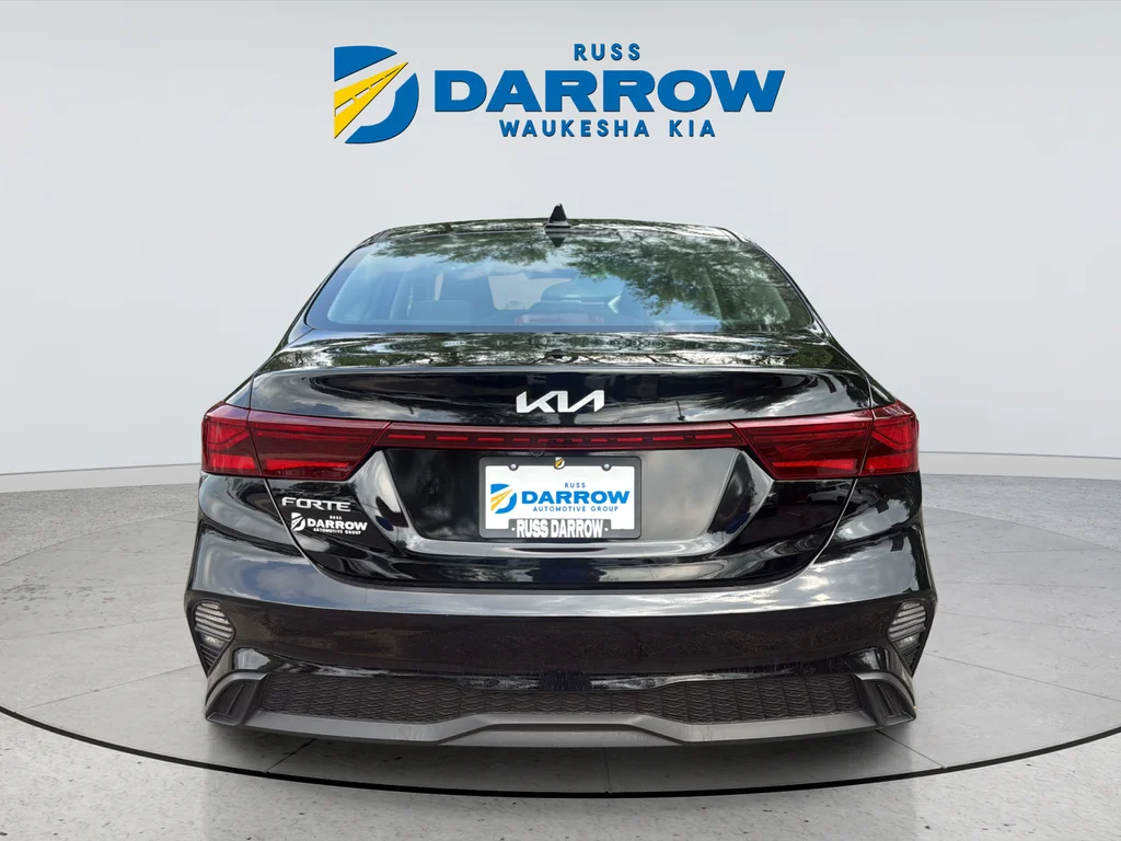 Used 2024 Black Kia LXS image 4