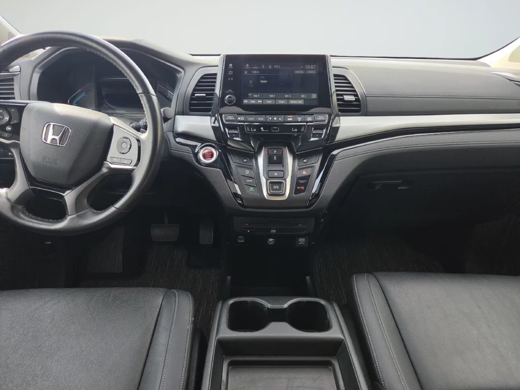 Used 2024 Gray Honda Touring image 10
