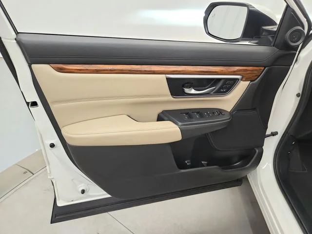 Used 2017 White Honda Touring image 28
