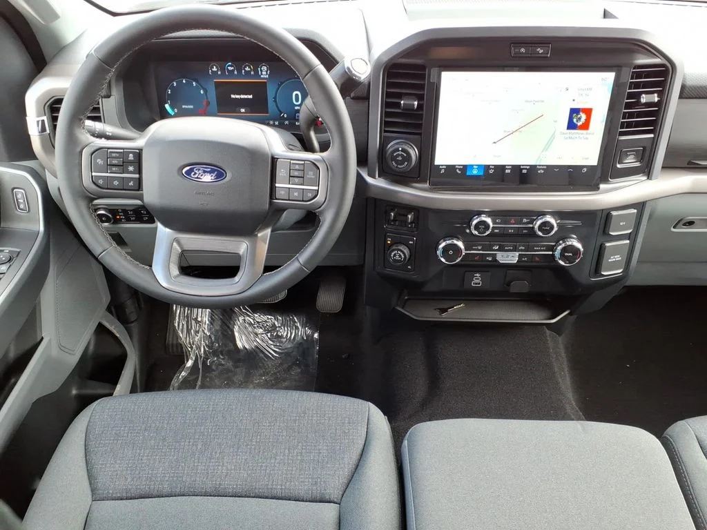New 2026 Agate Black Metallic Ford XLT image 15