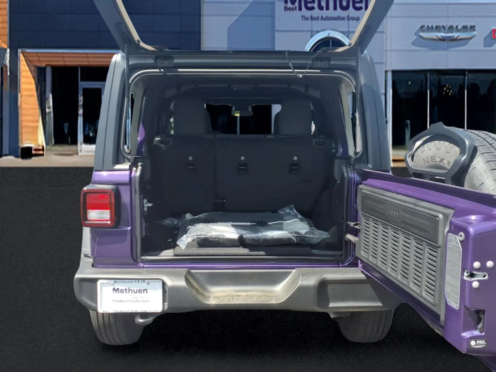 New 2026 Reign Jeep Sport S image 6