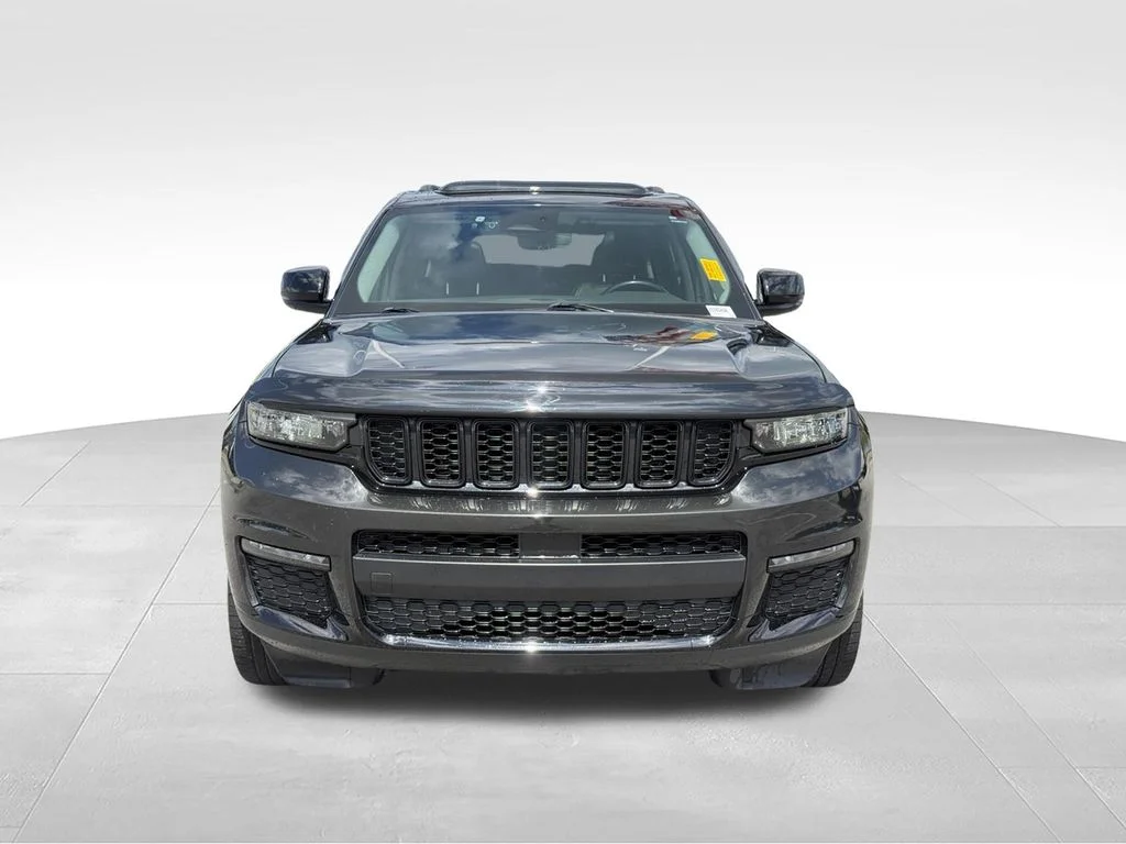 Used 2022 Gray Jeep Limited image 26