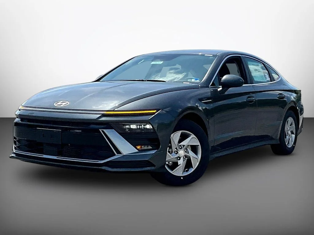 New 2026 Gray Hyundai SE image 2