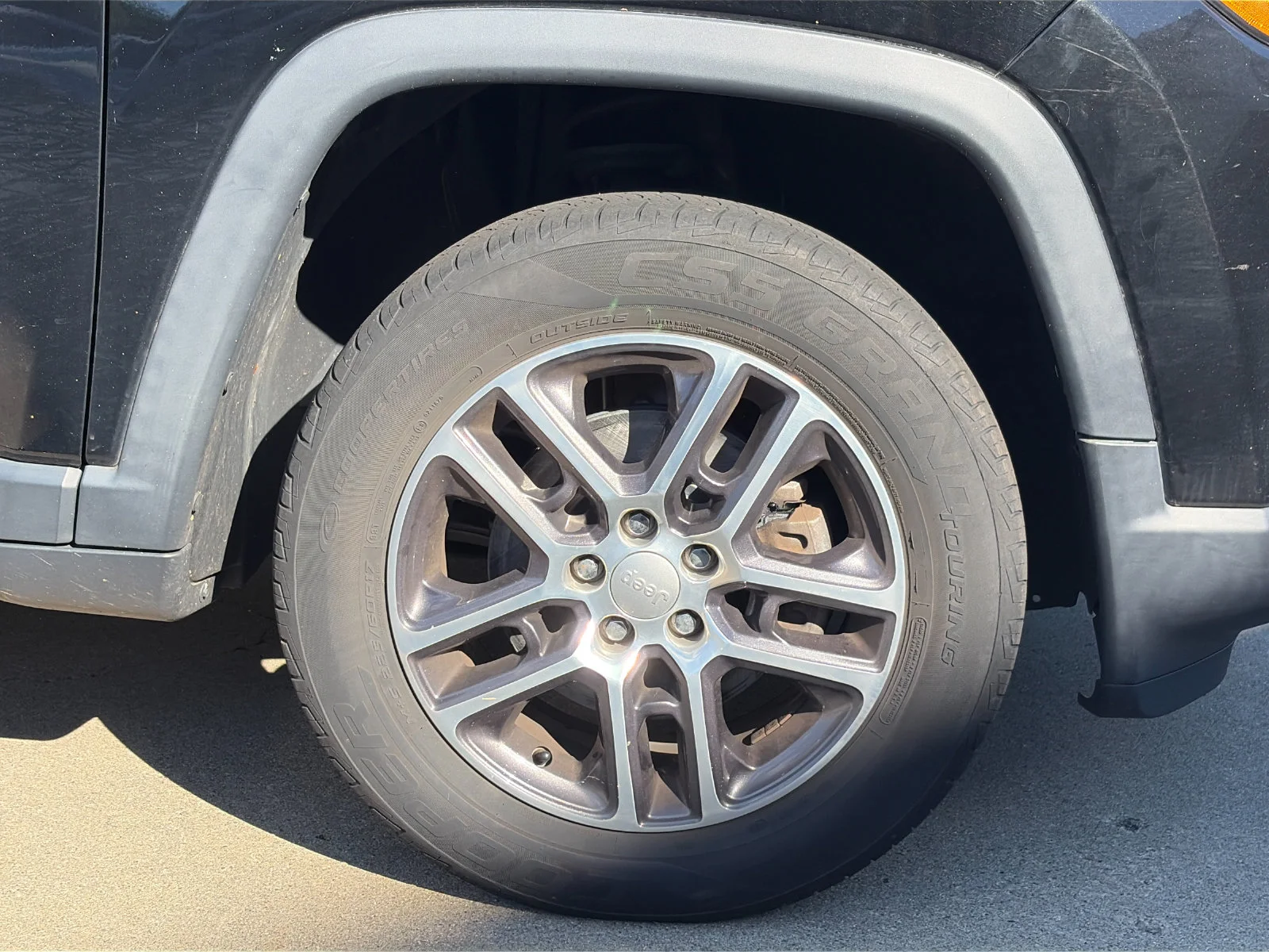 Used 2020 Diamond Black Jeep Latitude image 8