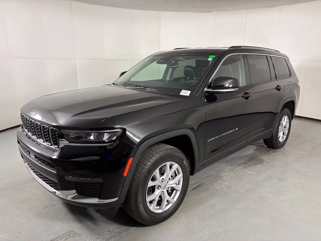 Used 2022 Black Jeep Limited image 4