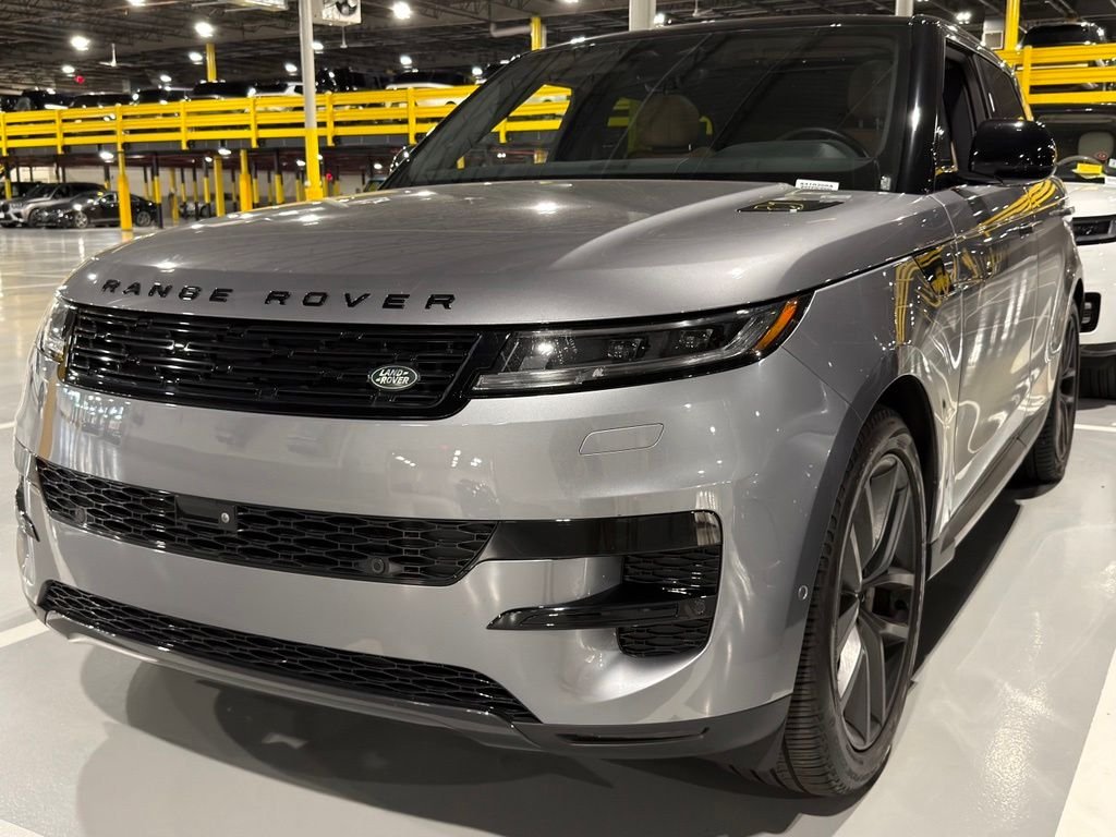 Certified Used 2024 Eiger Gray Metallic Land Rover SE image 1