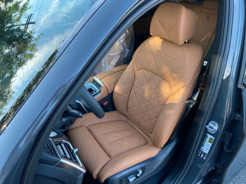 New 2026 Dravit Grey Metallic BMW xDrive40i image 11