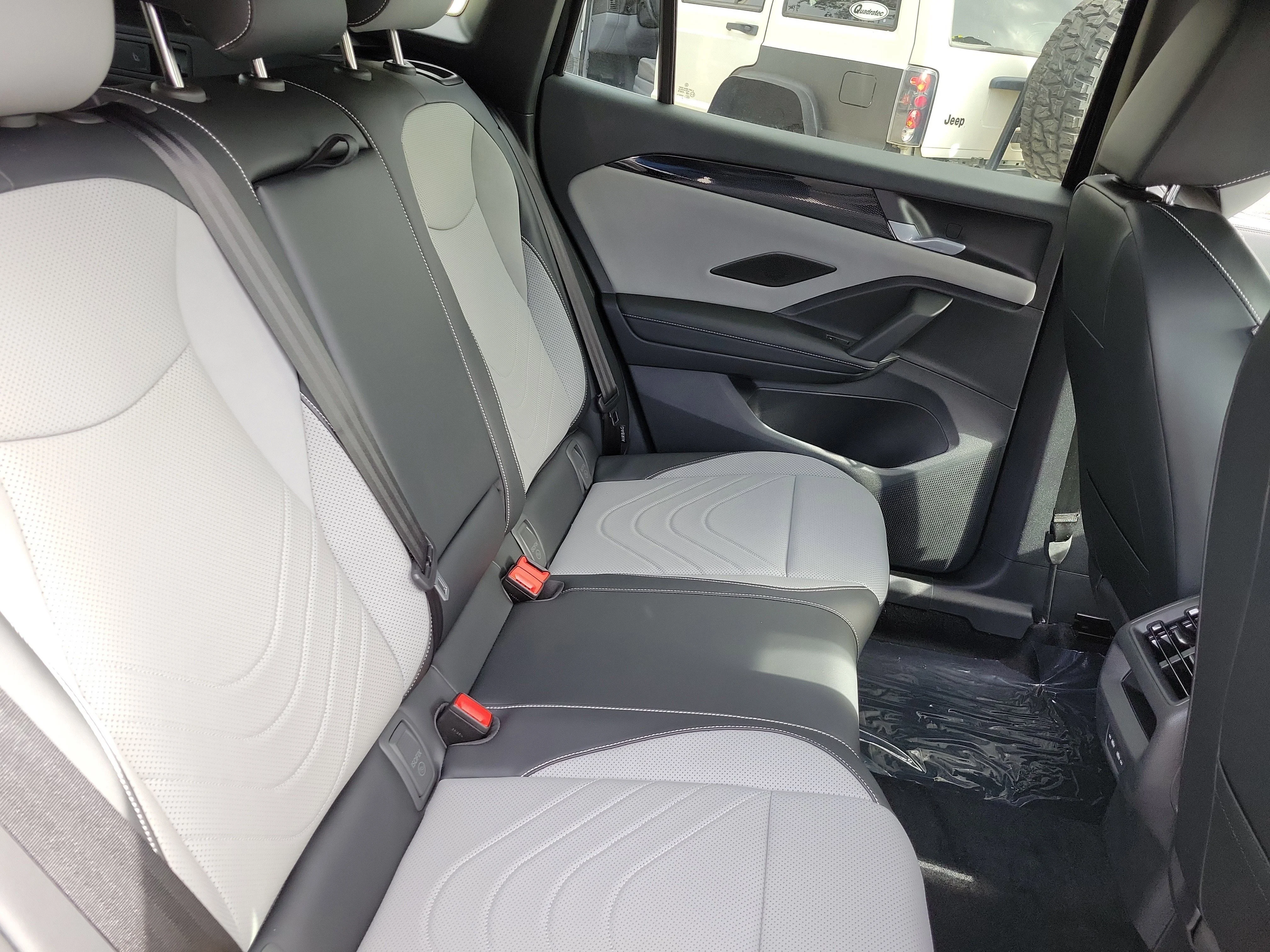 2026 Volkswagen Tiguan SE R-LINE BLACK - Photo 10