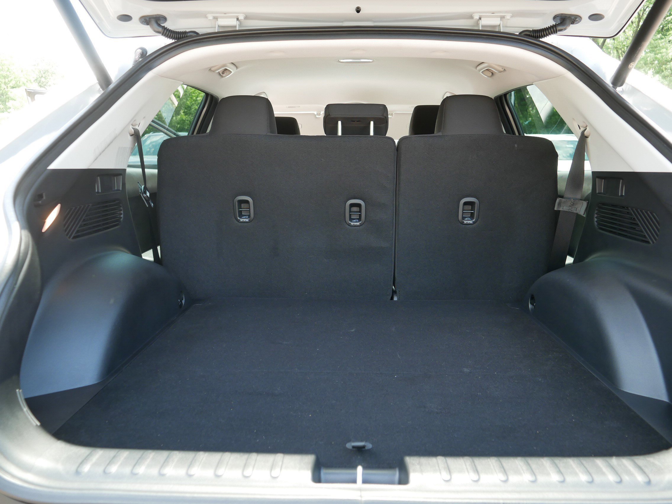 Used 2024 Gravity Gold (Matte Gold) Hyundai SEL image 18
