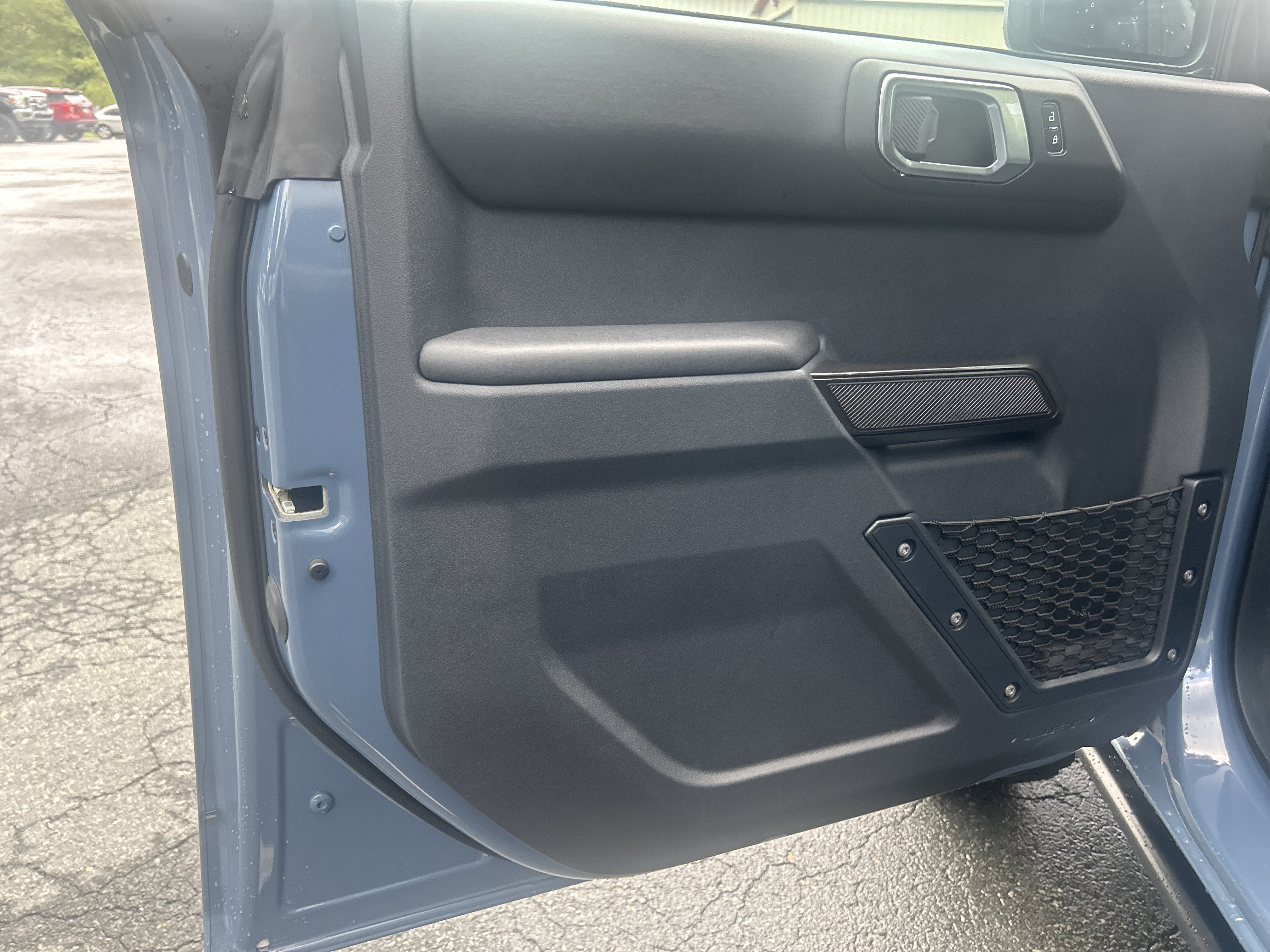 Used 2025 Azure Gray Metallic Ford Badlands image 9