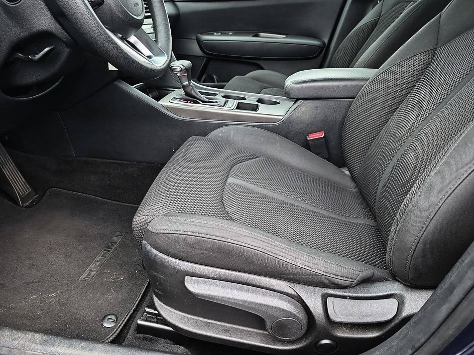 Used 2020 Horizon Blue Kia LX image 14