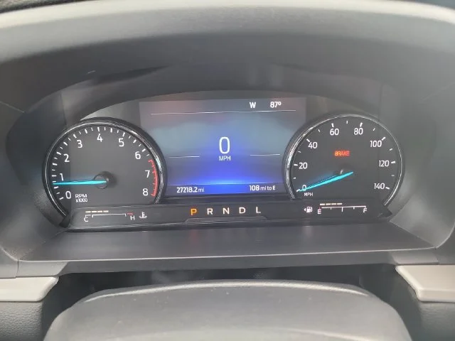 Used 2023 Silver Ford XLT image 31