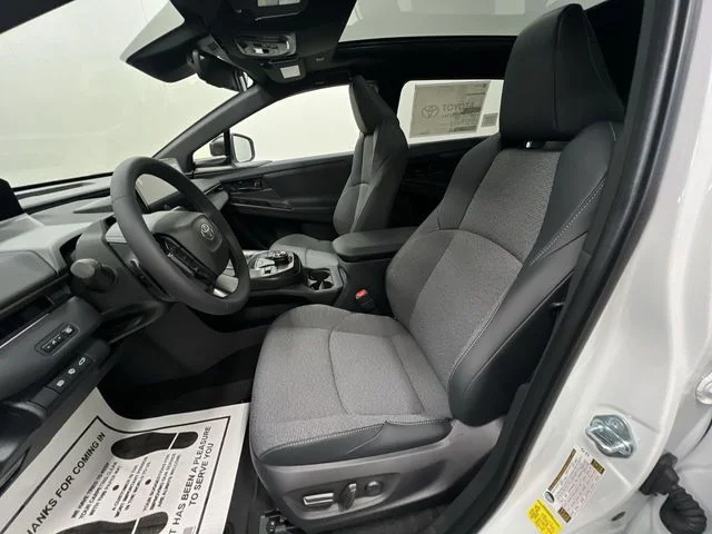 New 2026 Wind Chill Pearl <sup>1</sup> Toyota  XLE image 21