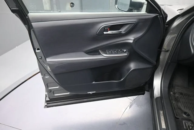 Used 2023  Toyota XLE image 19