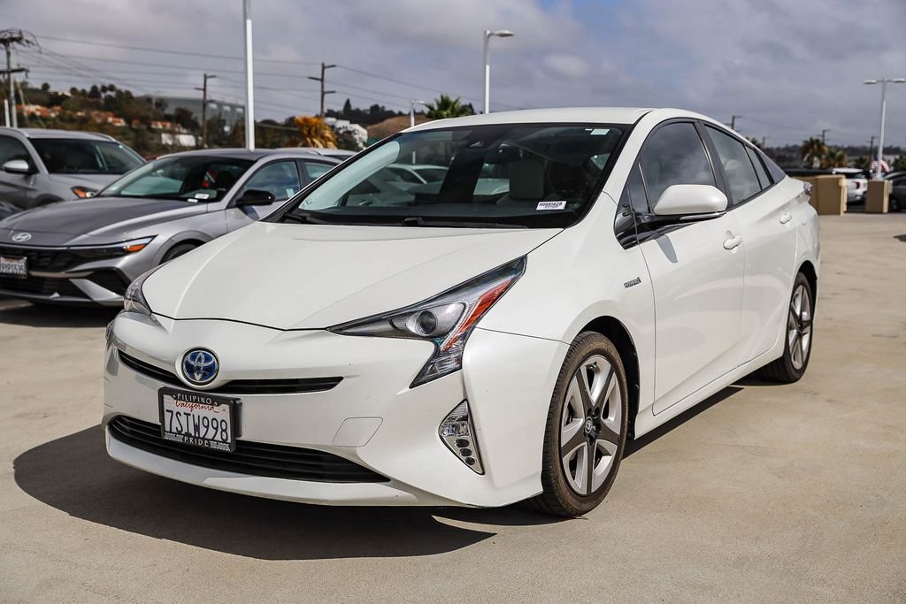 Used 2016 White Toyota Three Touring image 3