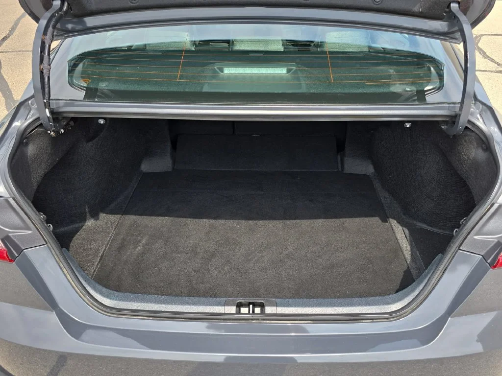 Used 2025  Toyota SE image 34