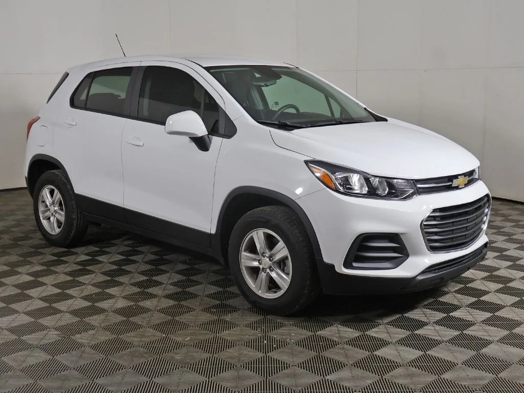 Used 2022 Chevrolet Trax LS with VIN KL7CJNSM2NB501195 for sale in Parma, OH