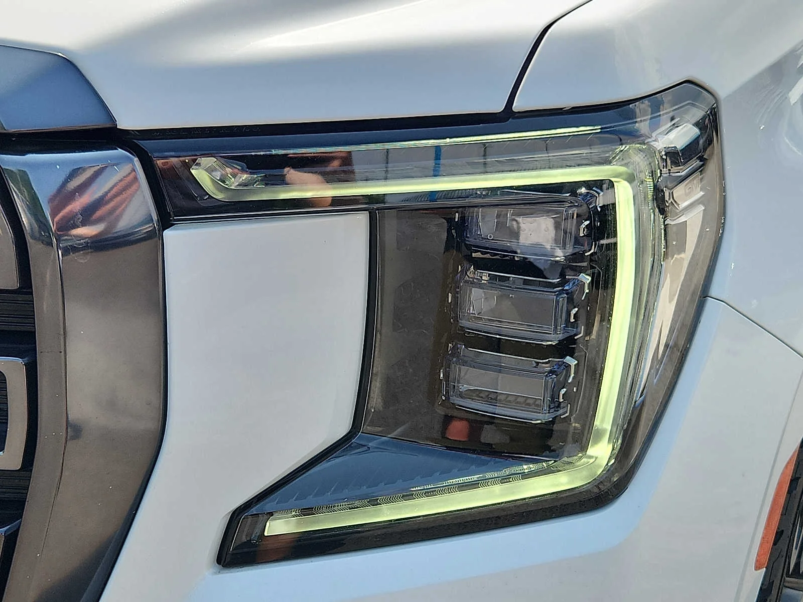 Used 2023 Summit White GMC AT4 image 9