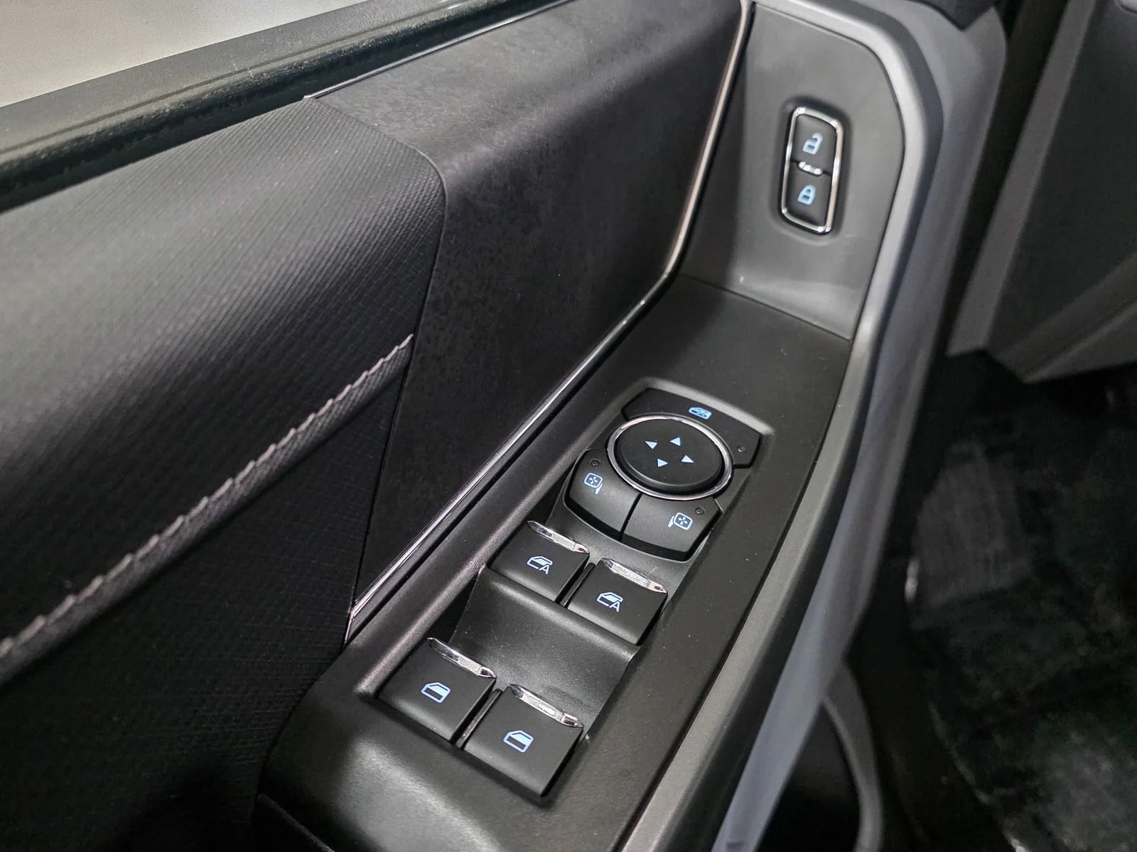 2025 Ford F-150 XLT - Photo 23