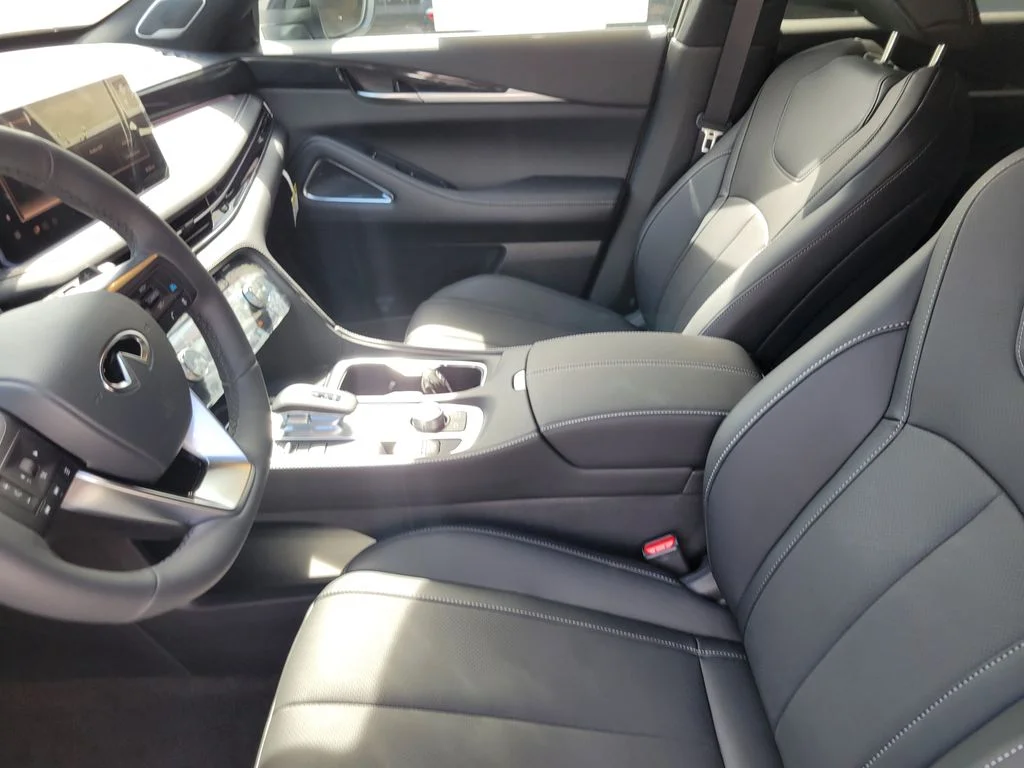 New 2027 RADIANT WHITE INFINITI Sport AWD image 16