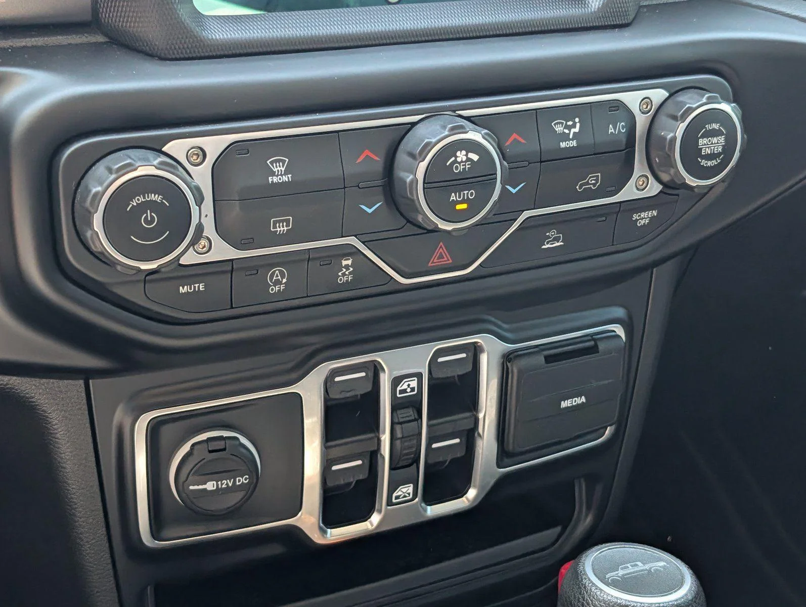 Used 2023 Bright White Clearcoat Jeep Overland image 18