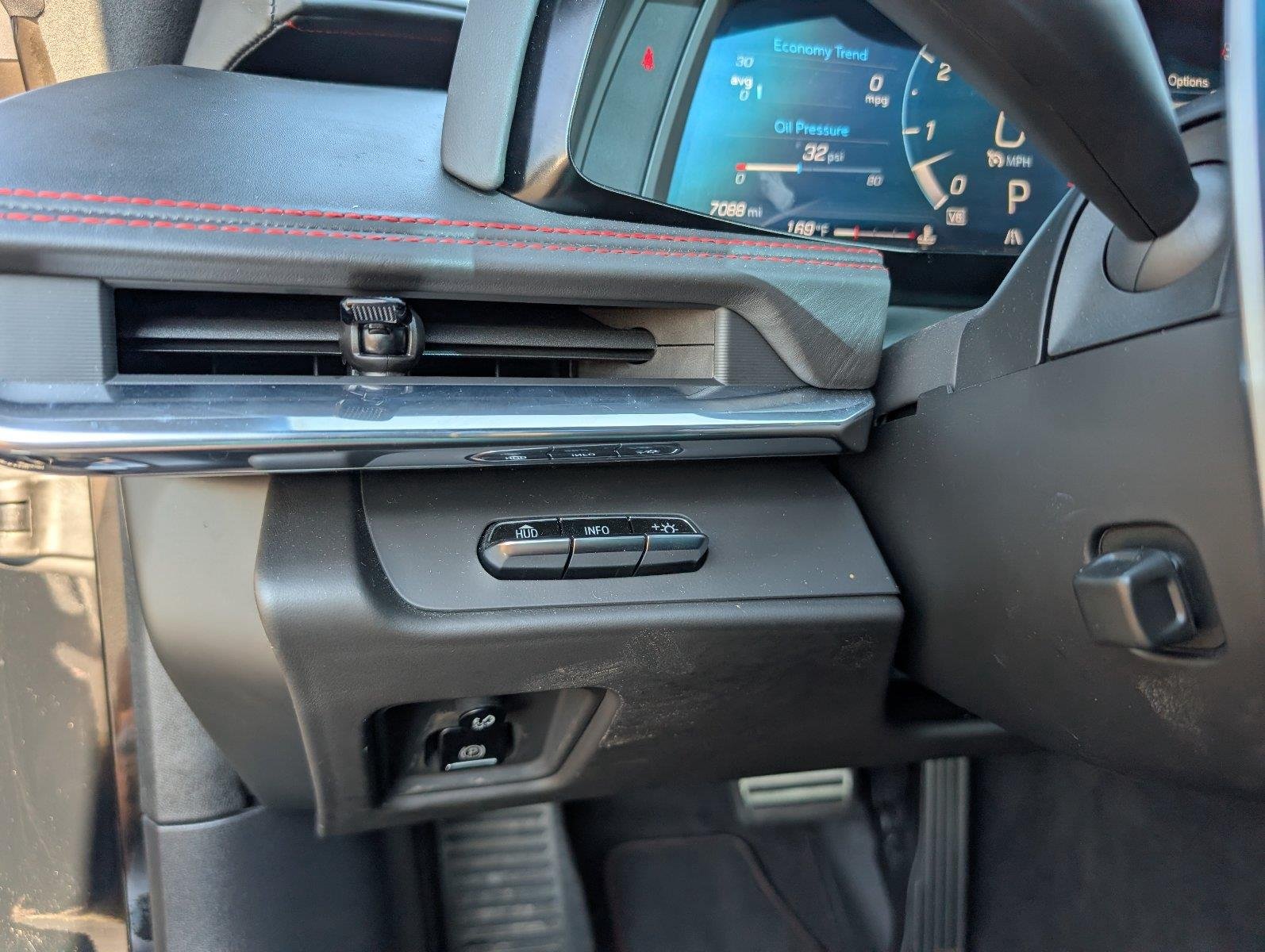 Used 2020 BLACK Chevrolet 3LT image 35