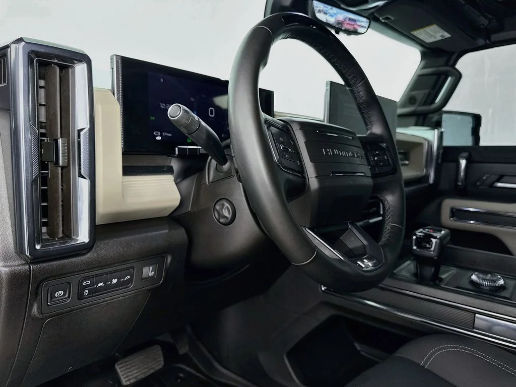 Used 2026 Black GMC 2X image 9
