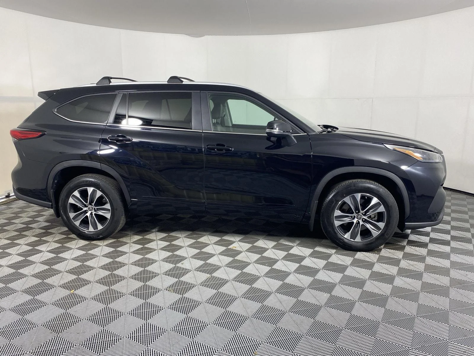 Used 2023 Midnight Black Metallic Toyota XLE image 10