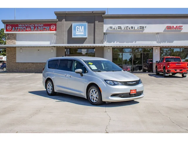 2023 Chrysler Voyager LX