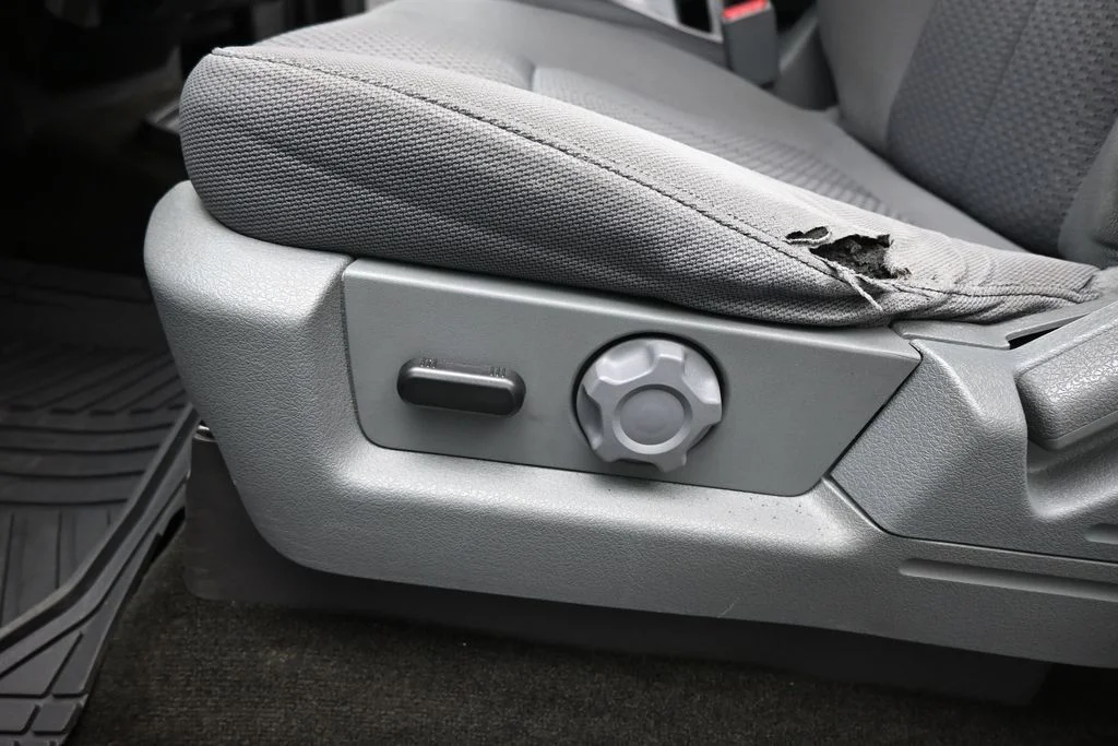 Used 2013 Gray Ford XLT image 10