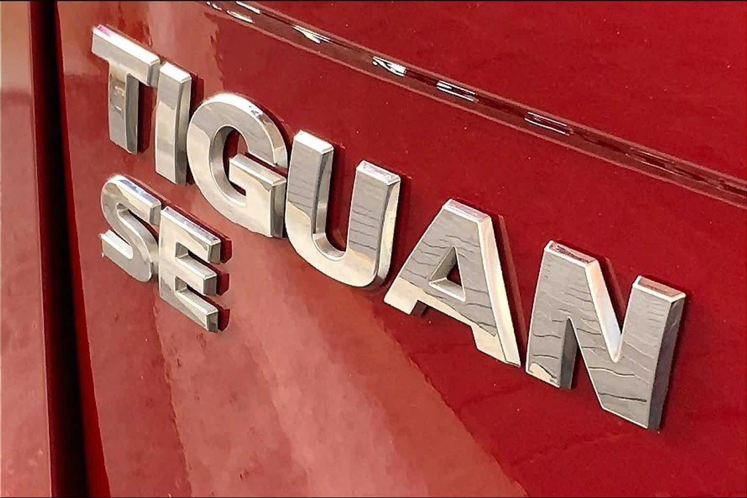 Used 2019 Cardinal Red Metallic Volkswagen SE image 31