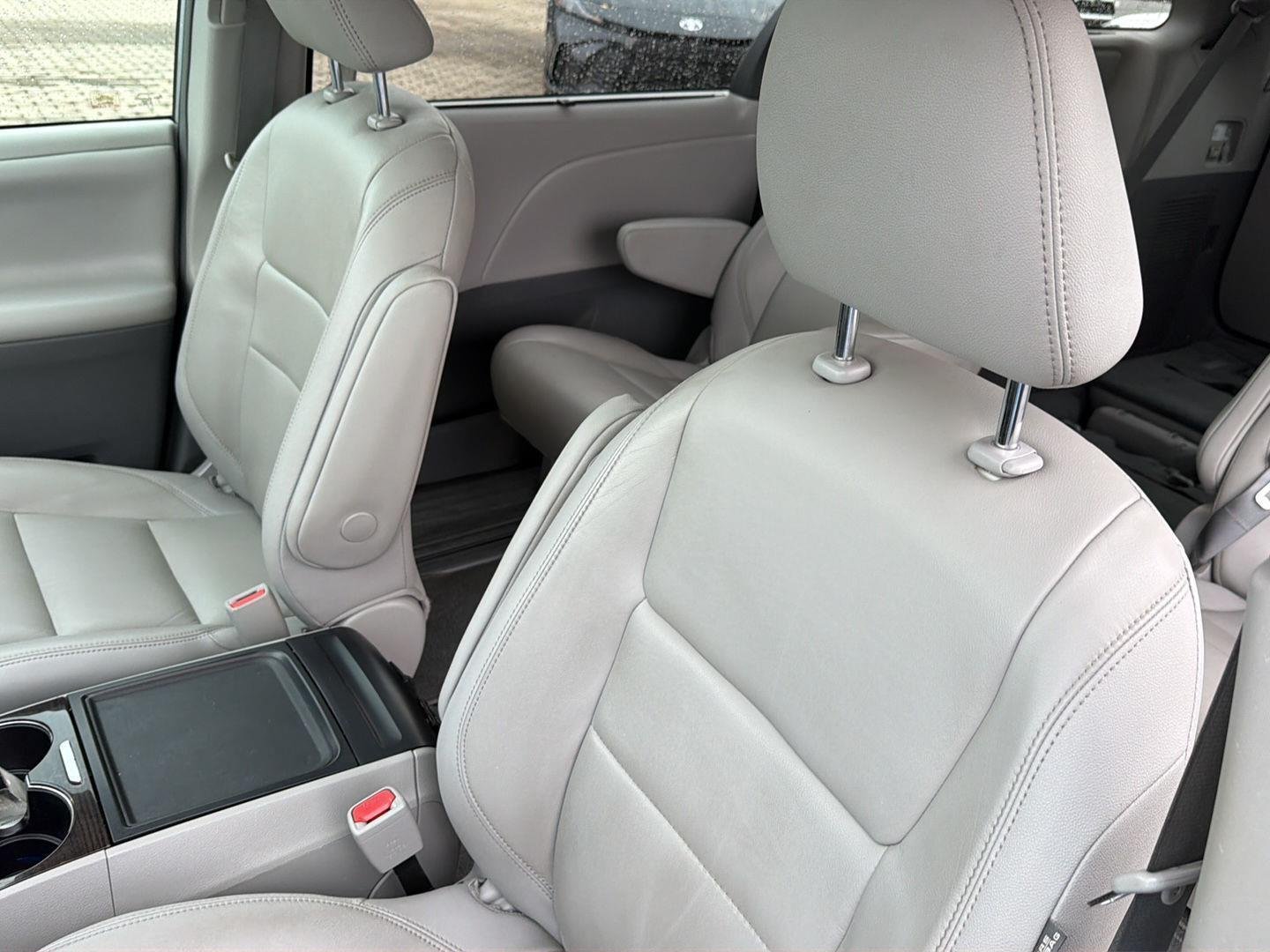 Used 2019 Celestial Silver Metallic Toyota XLE Premium 8-Passenger image 26