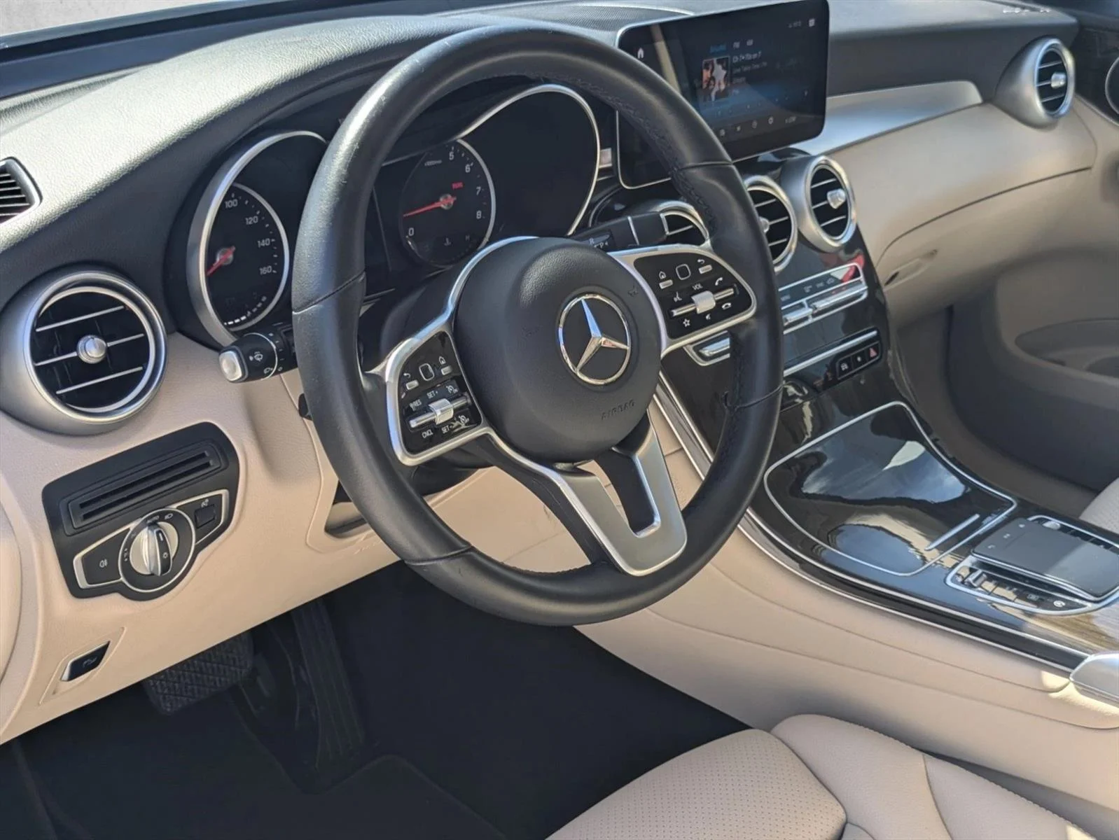 Used 2022 Polar White Mercedes-Benz GLC 300 image 10