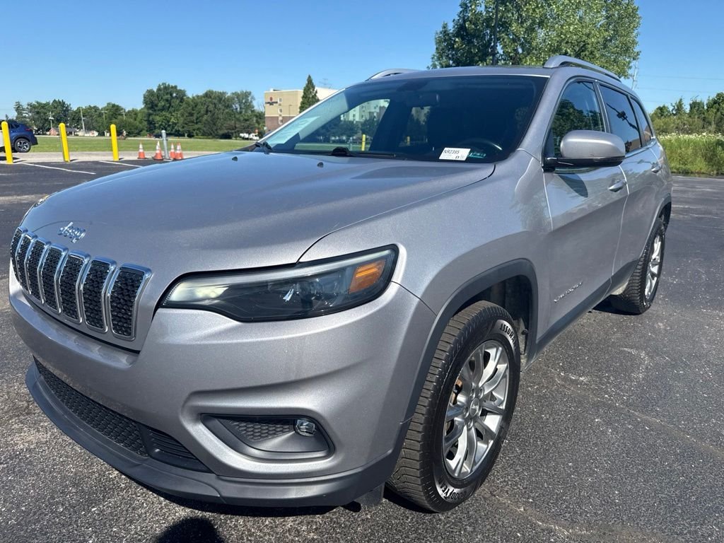 Used 2020 Silver Jeep Latitude Plus image 7
