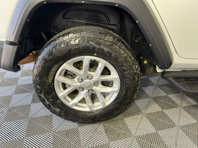 Used 2024 White Jeep Sport image 39