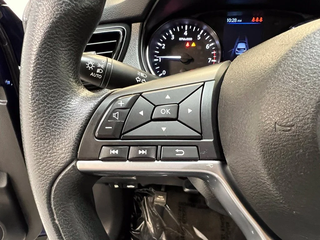 Used 2022 Blue Nissan S image 21