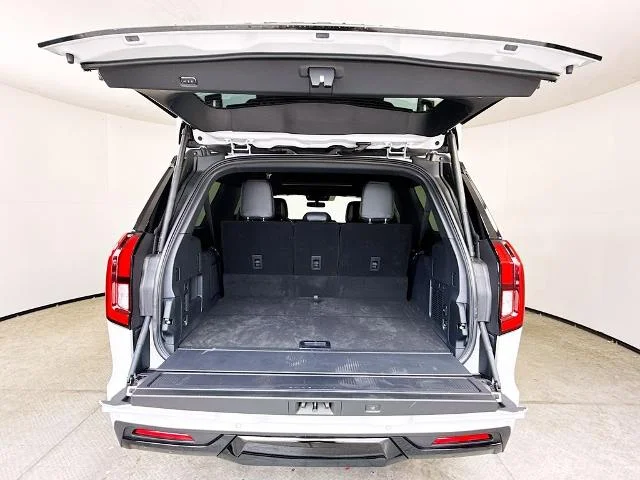 New 2026 Space Silver Metallic Ford MAX Platinum® image 63