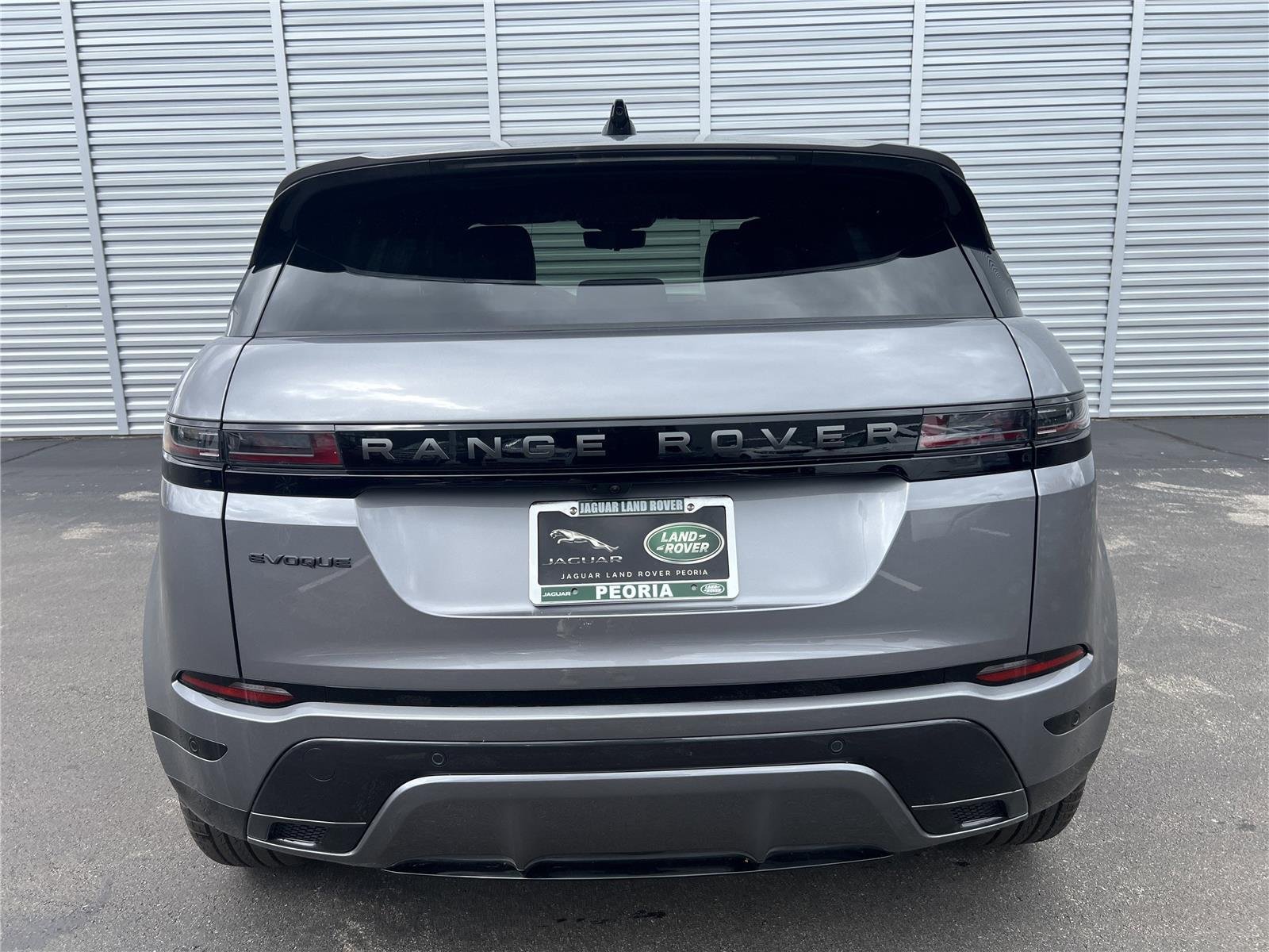 New 2026 Eiger Grey Land Rover Dynamic SE image 4