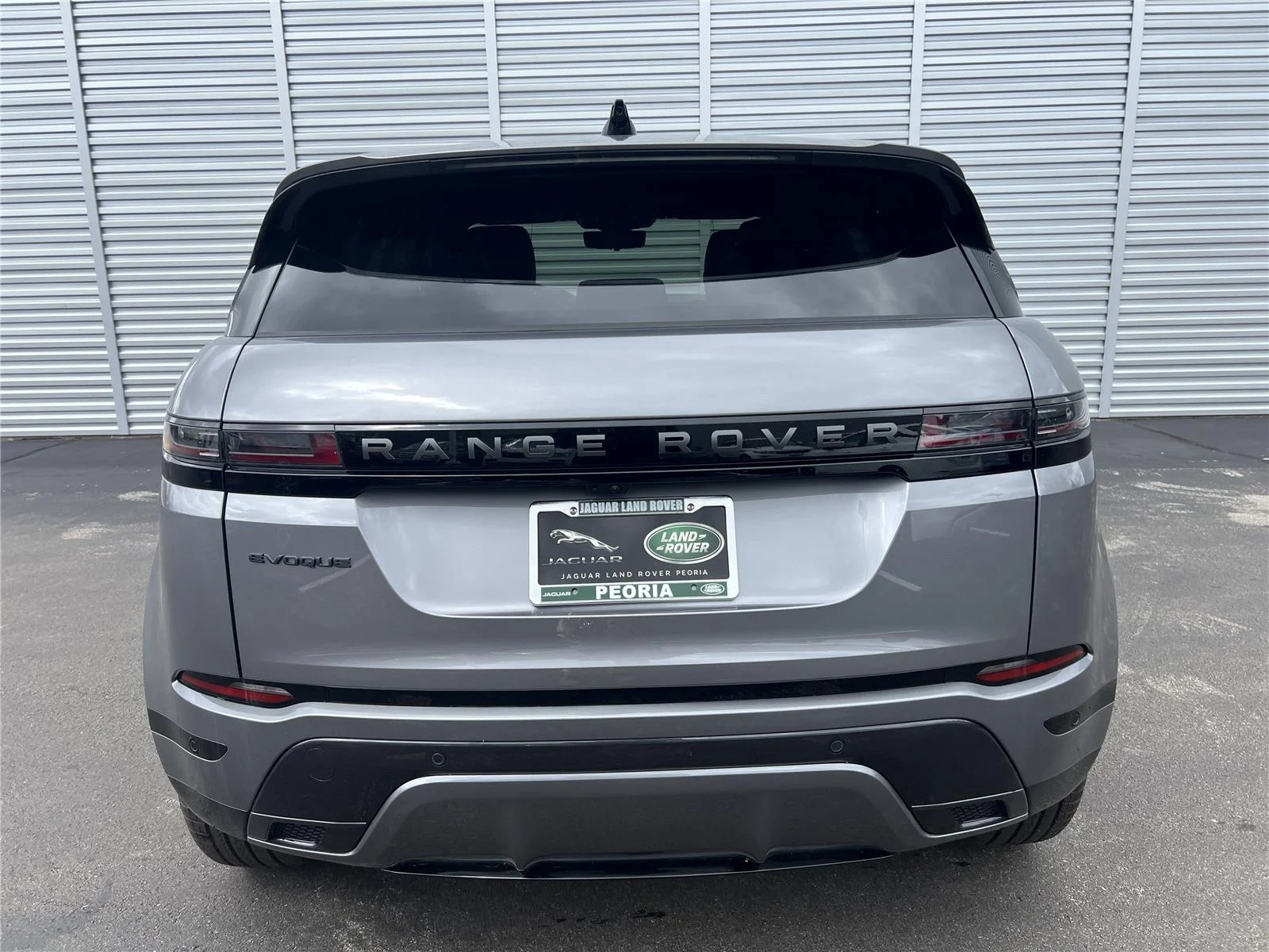 New 2026 Eiger Grey Land Rover Dynamic SE image 4
