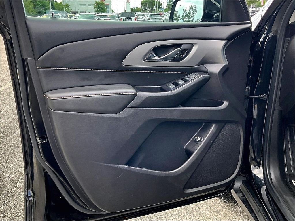 Used 2020 Black Chevrolet LT image 9