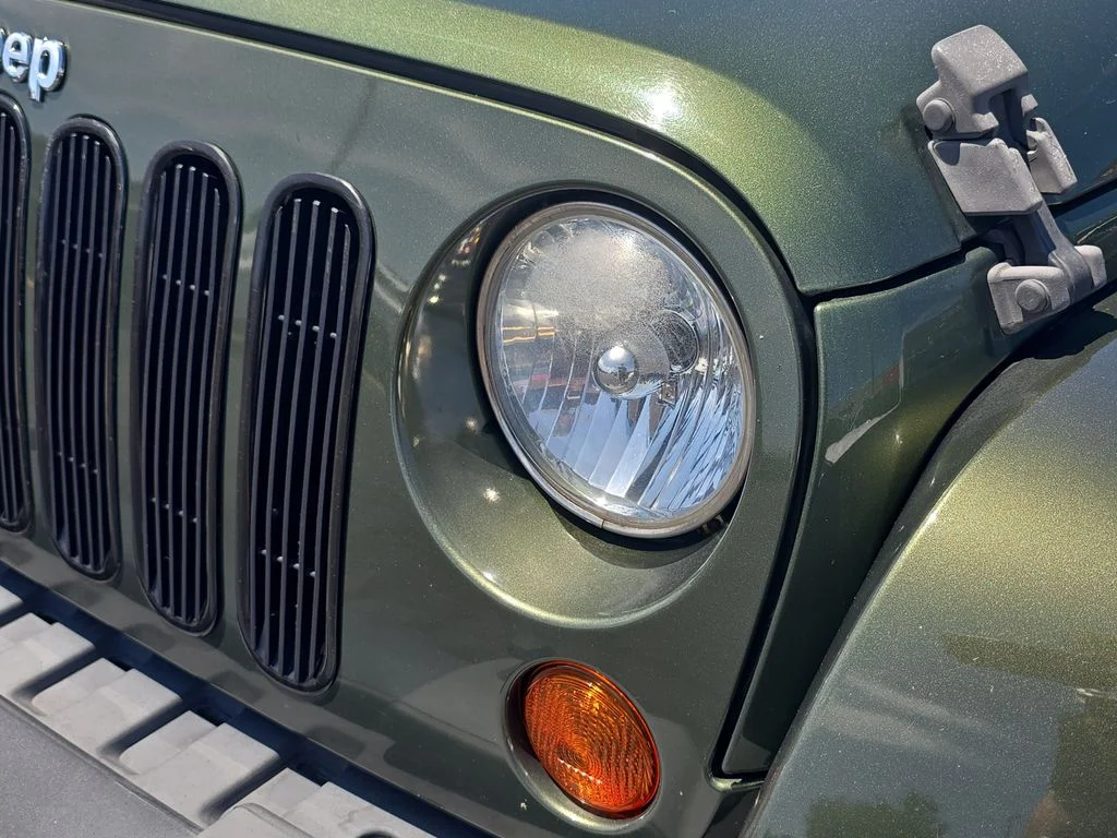 Used 2008 Green Jeep Sahara image 22