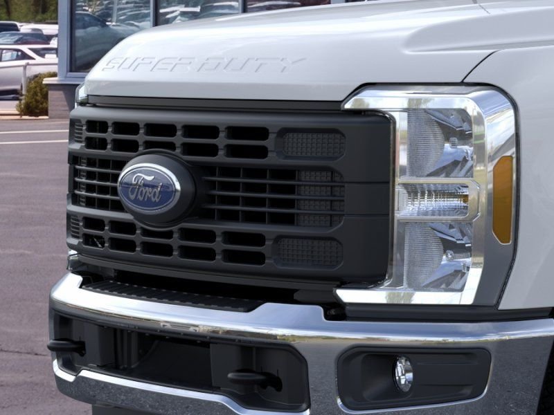 New 2026 Oxford White Ford F-350® XL image 39