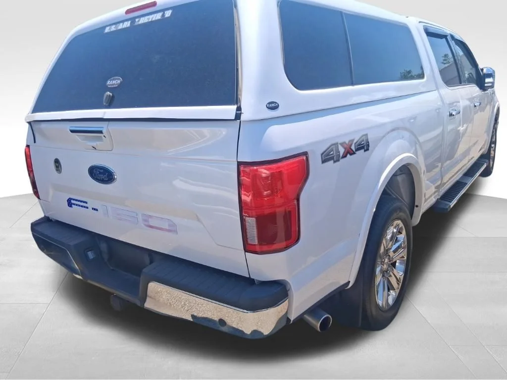 Used 2018 White Ford Lariat image 9