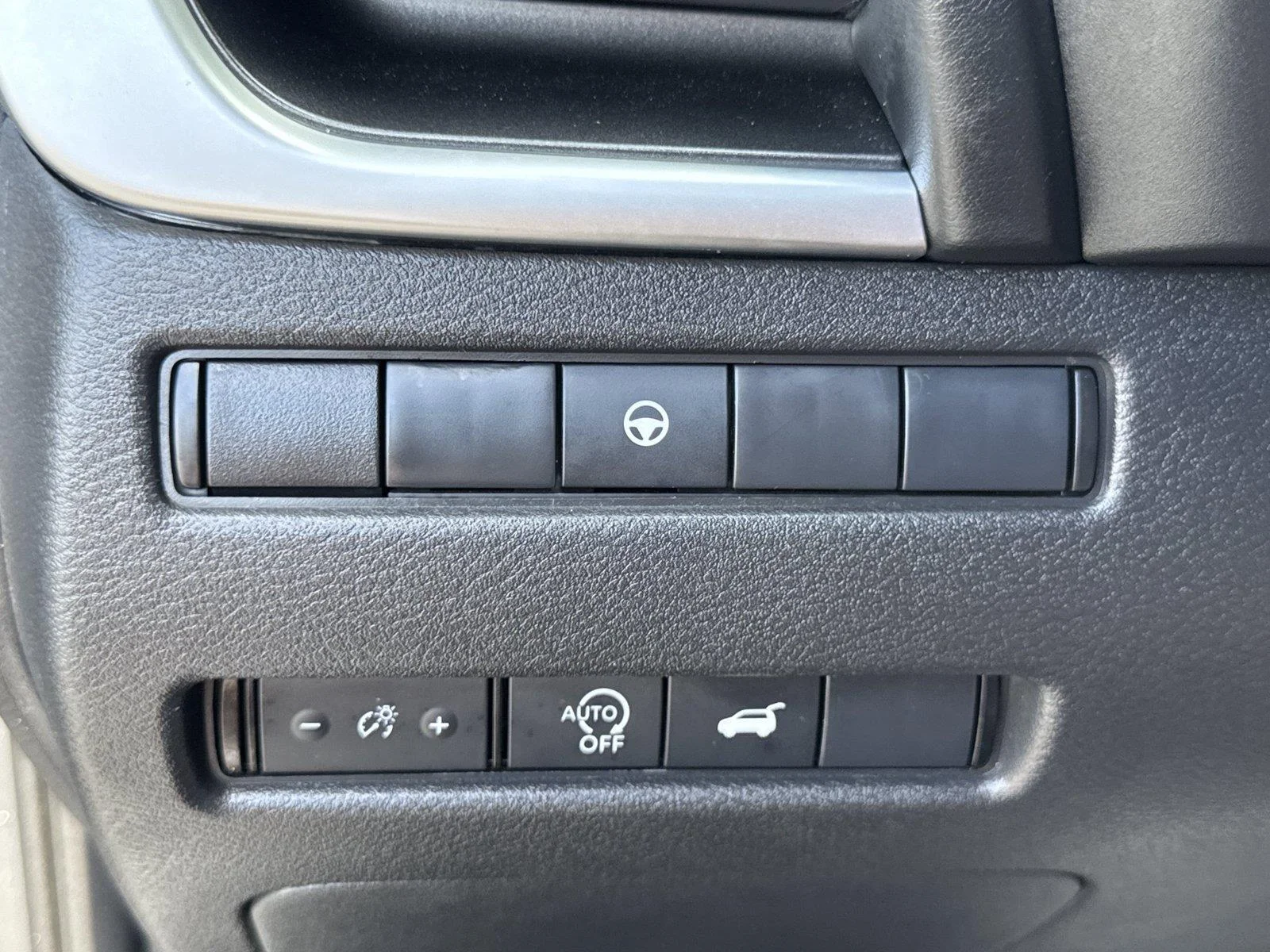 Used 2025 Gun Metallic Nissan SV image 20