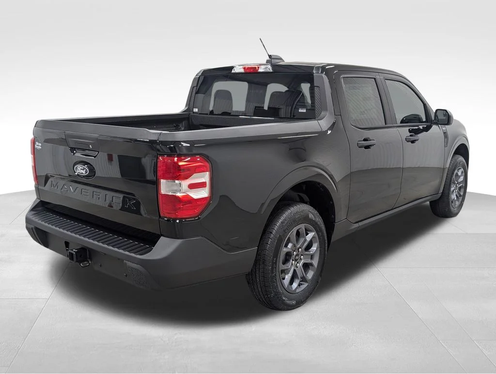 New 2026 Shadow Black Ford XLT image 6