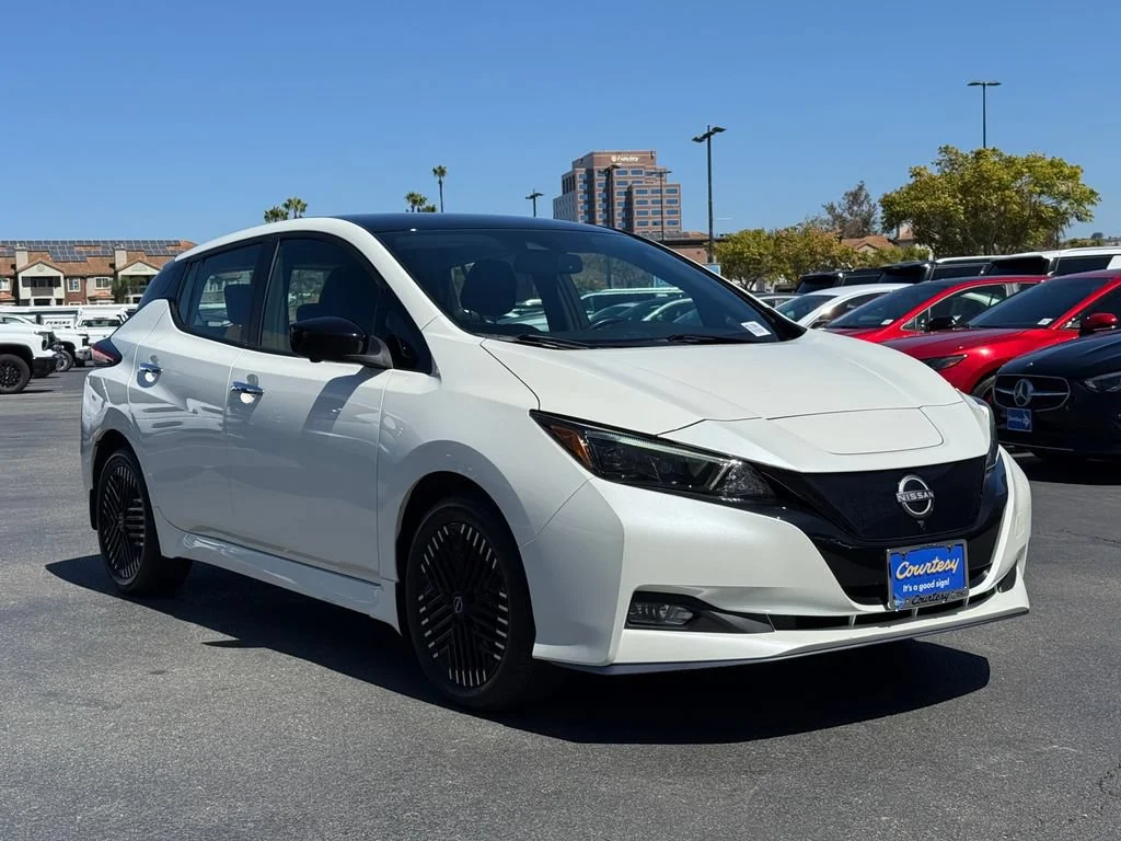 Used 2024 Black Nissan SV PLUS image 5