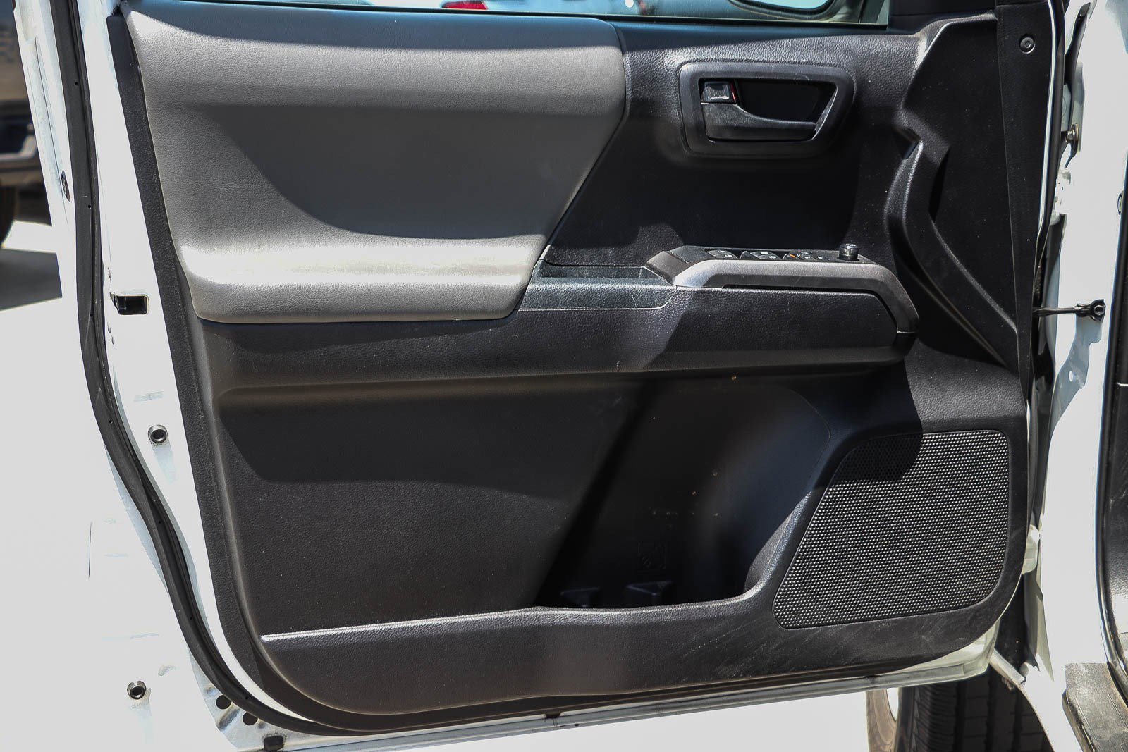 Used 2020 Super White Toyota SR5 image 20