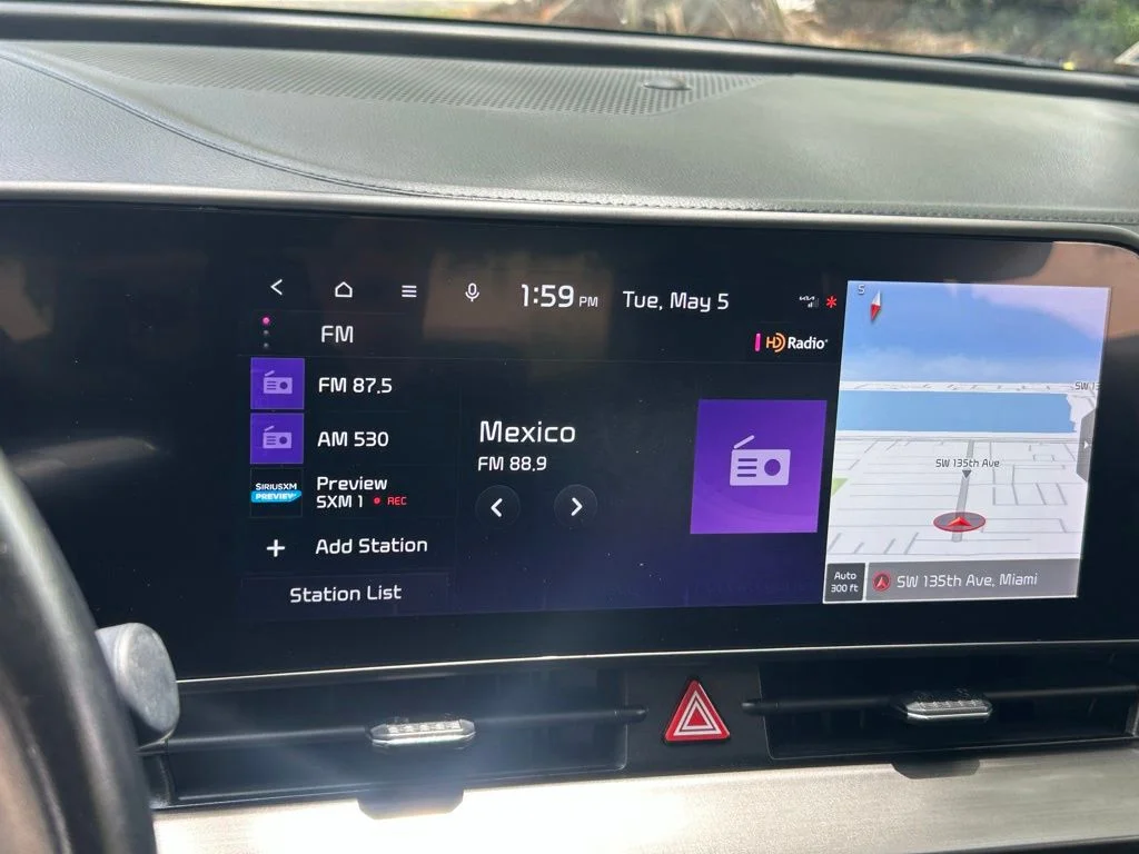 Used 2023 White Kia EX image 19
