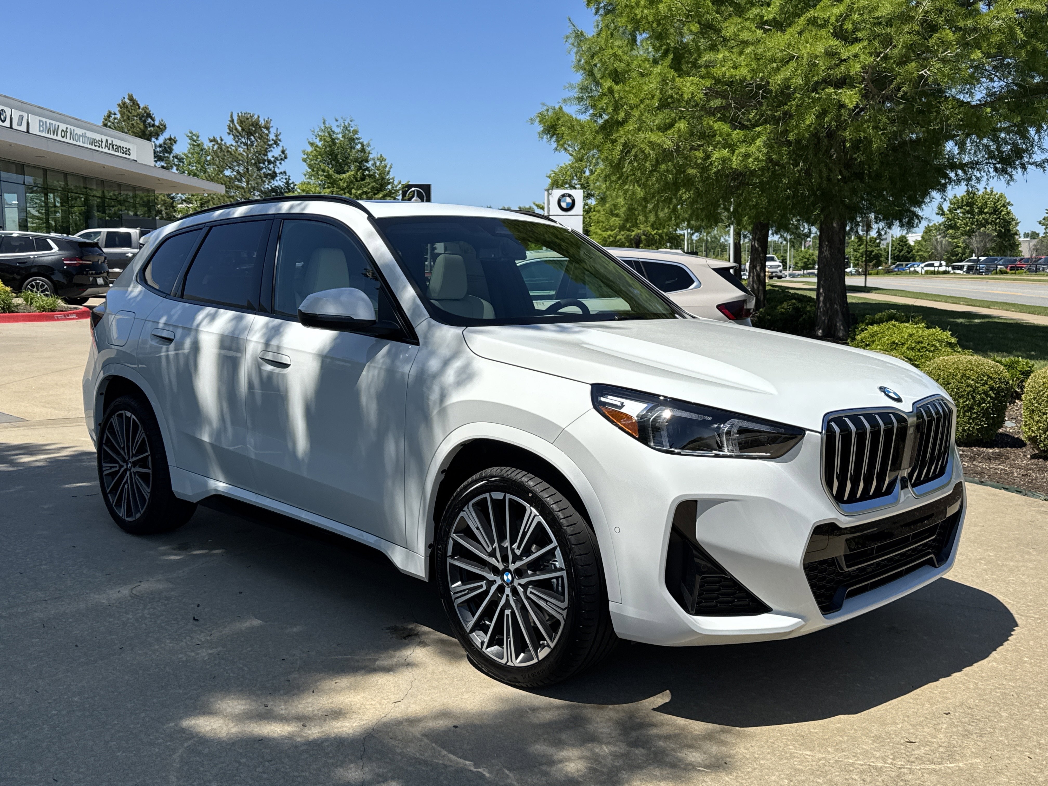 New 2026 0300 Alpine White BMW xDrive28i image 6