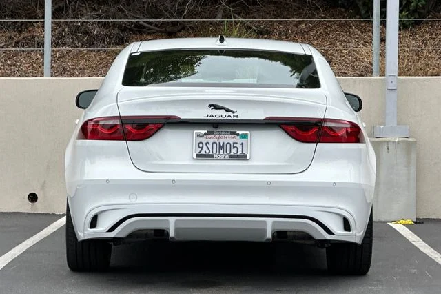 Used 2024 White Jaguar R-Dynamic SE image 4